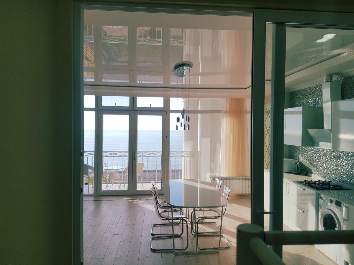 J.R Apartment In The Sea 바투미 외부 사진